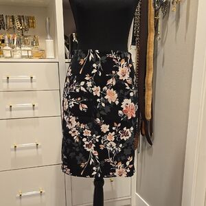 White House Black Market Floral Black Pencil Skirt